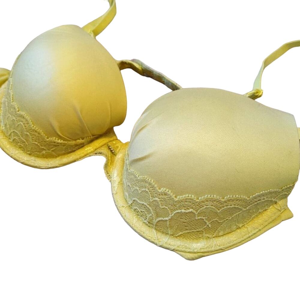 VS Victorias Secret Soft Yellow Size 34B Bra Wired Lined Perfecr Coverage